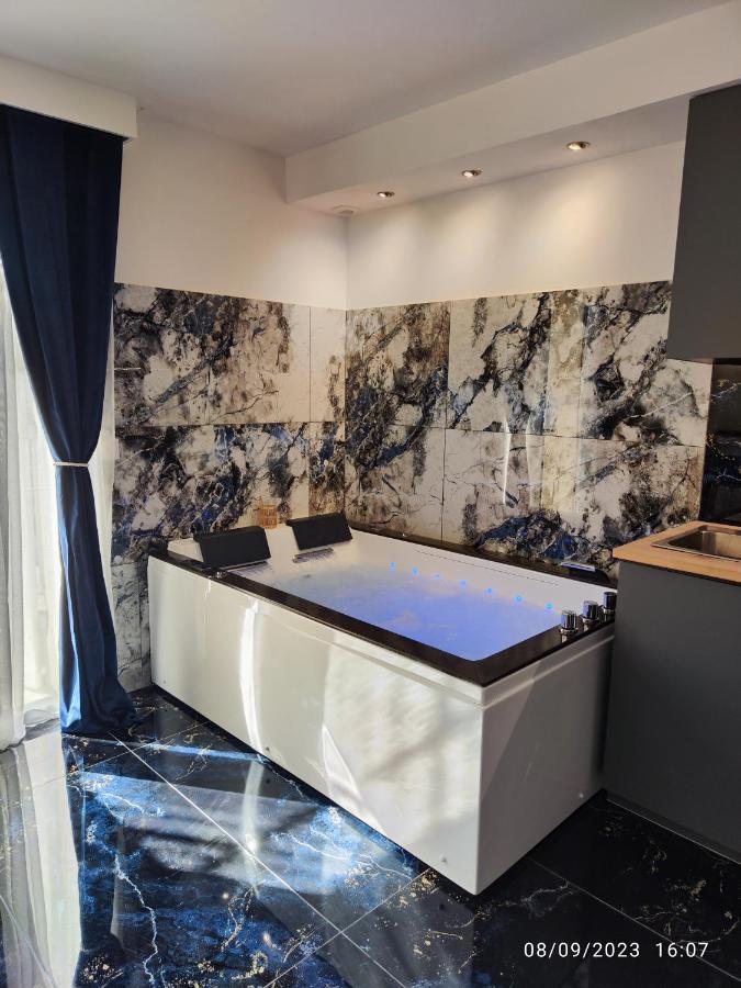 Studio Avec Jaccuzzi Saintry-sur-Seine Esterno foto