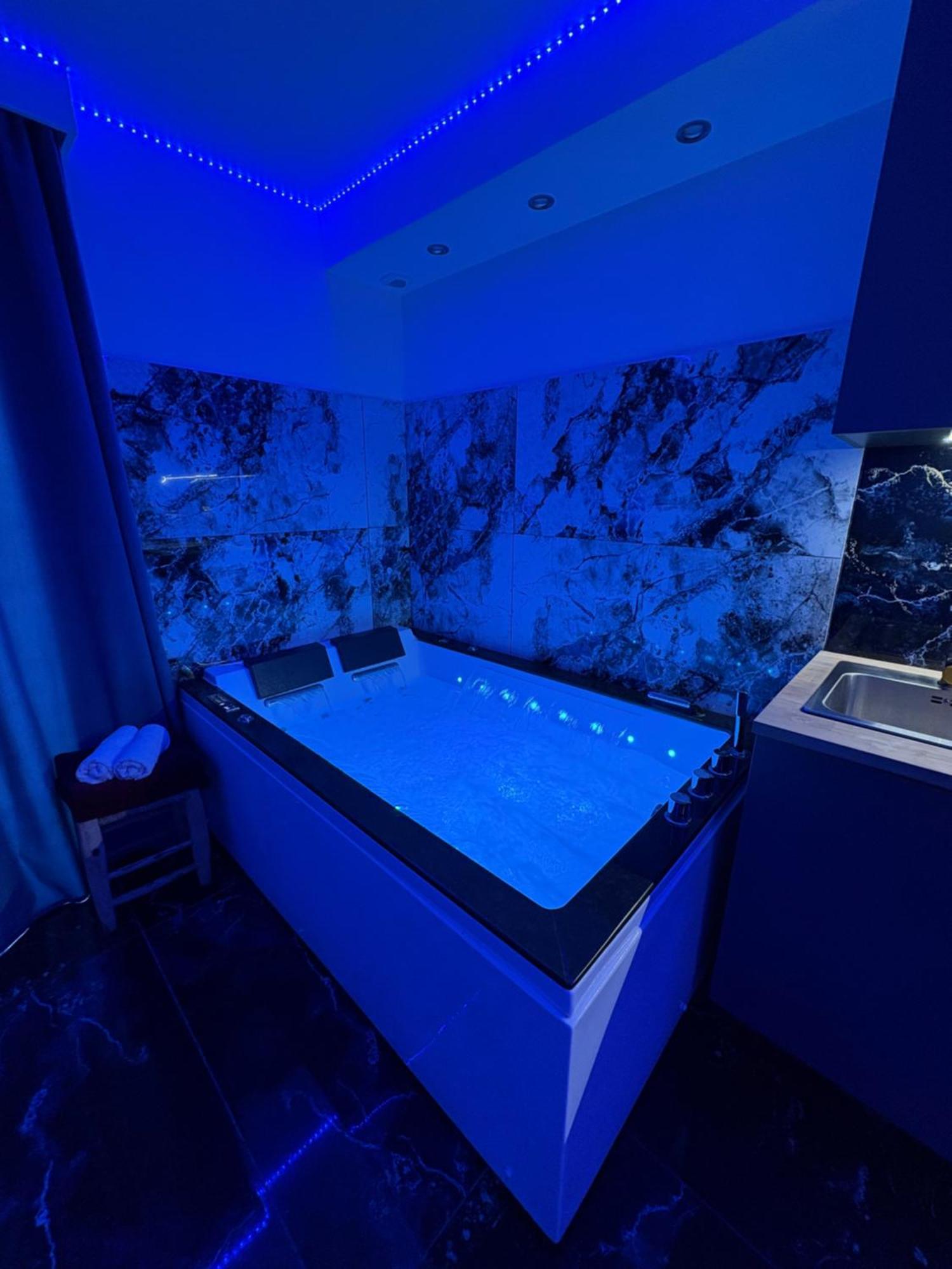 Studio Avec Jaccuzzi Saintry-sur-Seine Esterno foto